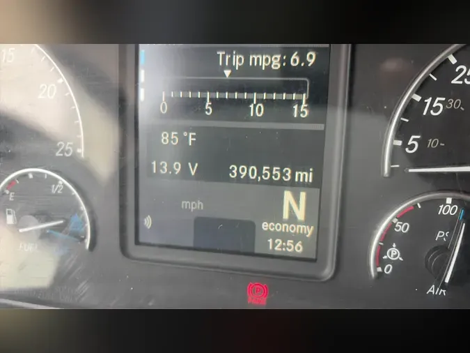 2021 Freightliner Cascadia 126