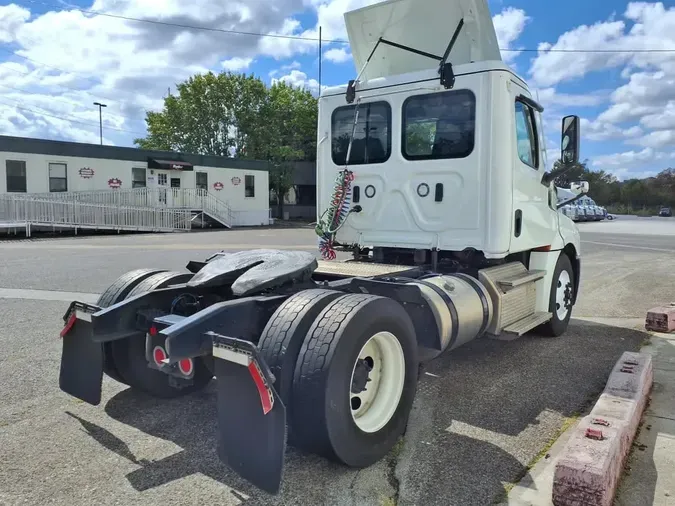 2022 FREIGHTLINER/MERCEDES CASCADIA PX12642ST