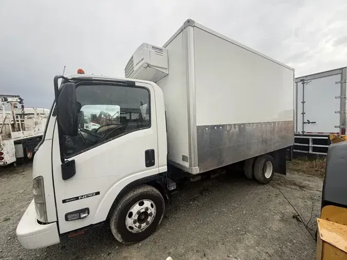 2017 ISUZU NPRc34d98df0c57dd909e26694bc792f52d