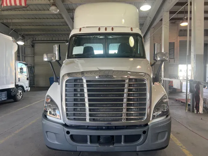 2018 FREIGHTLINER/MERCEDES CASCADIA 125