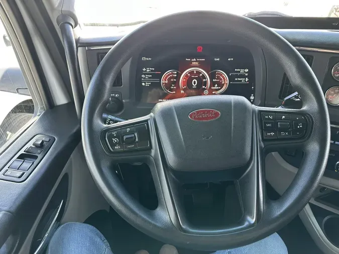 2022 Peterbilt 579