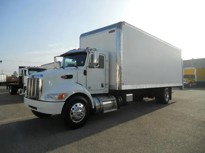 2017 Peterbilt 337