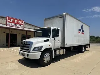 2017 HINO 268