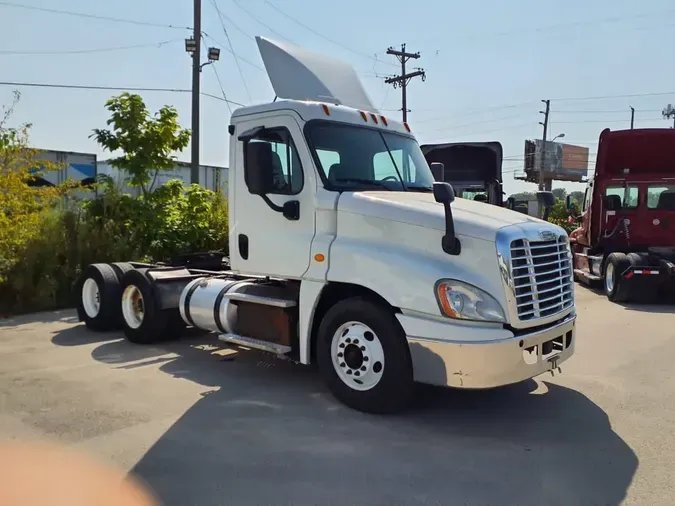 2018 FREIGHTLINER CASCADIA 125c356af7692510a1eb2e0bfa9d0bb85a0