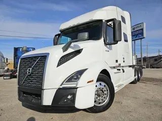 2020 VOLVO VNL64T760