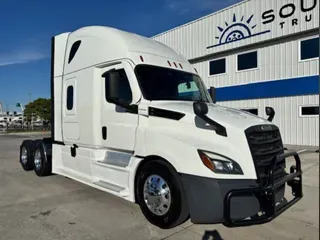 2022 Freightliner CA126SLP