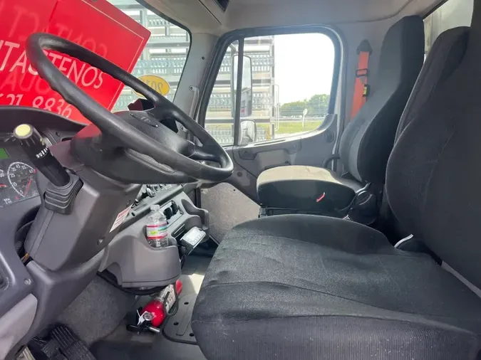2018 FREIGHTLINER M2 106