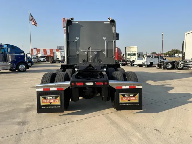 2022 Peterbilt 389