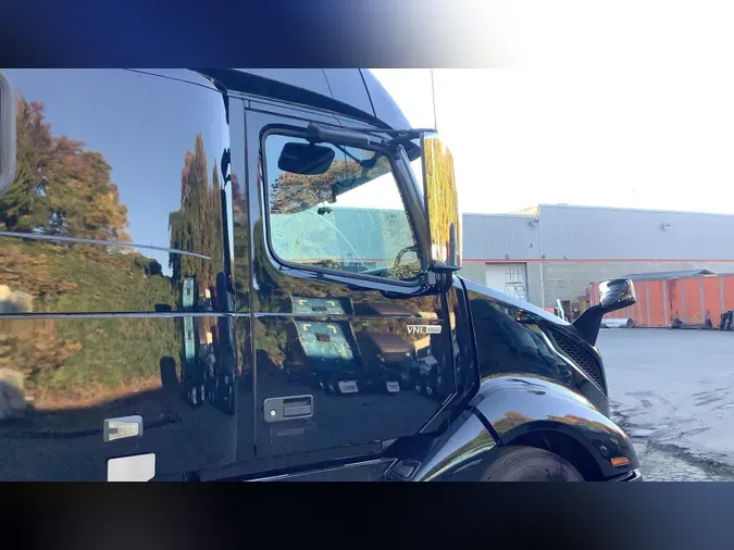 2023 Volvo VNL860