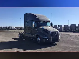 2022 Volvo VNL860