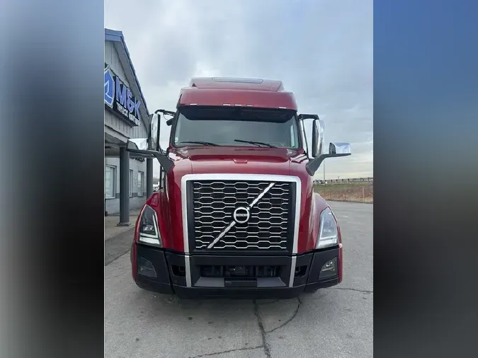 2023 VOLVO VNL64T860