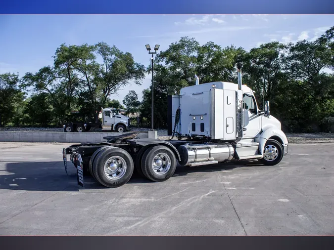 2022 KENWORTH T680