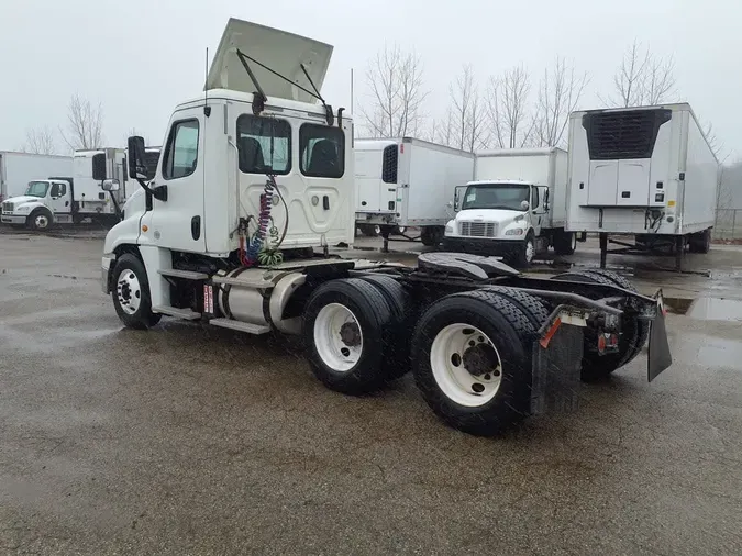 2018 FREIGHTLINER/MERCEDES CASCADIA 125c365d92a68225d019d2dc112201ef95e