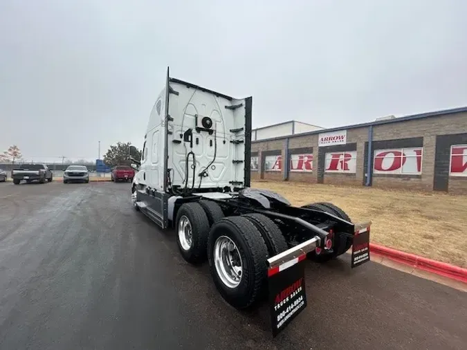 2020 FREIGHTLINER CA126