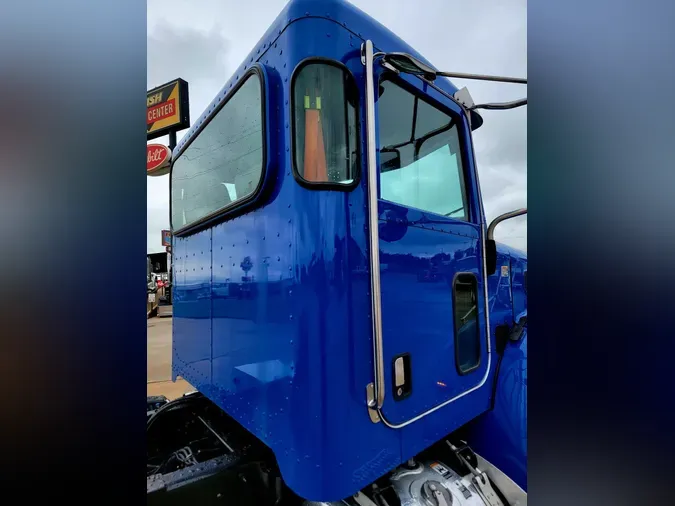 2021 Peterbilt 337