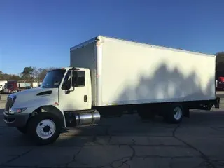 2017 INTERNATIONAL 4300