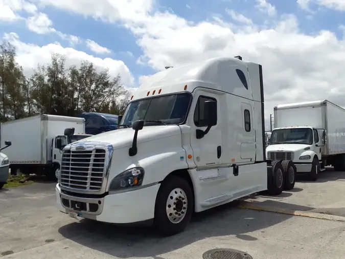 2019 FREIGHTLINER CASCADIA 125c369eb893aa8eee021defdcfcd456094