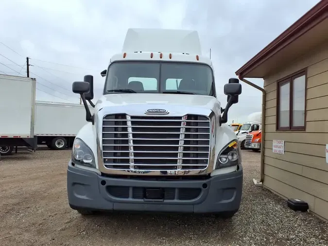 2017 FREIGHTLINER/MERCEDES CASCADIA 125c36ad8b4d920c3a18b87ecdff6a3c408