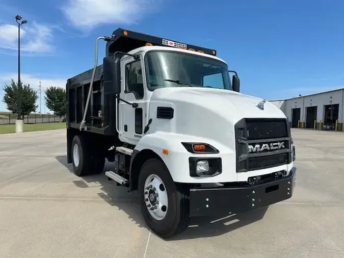 2025 MACK MD74