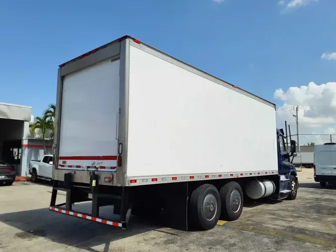 2019 FREIGHTLINER/MERCEDES CASCADIA 113" DAYCABc36f923521b98a624e6ec6d5d98ac10f