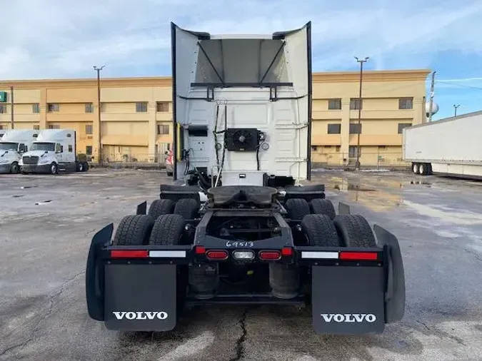 2023 Volvo VNR64T400