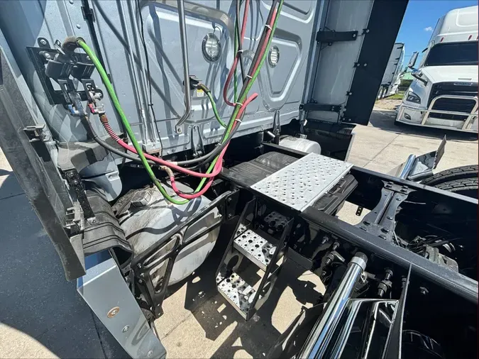 2023 Freightliner Cascadia 126