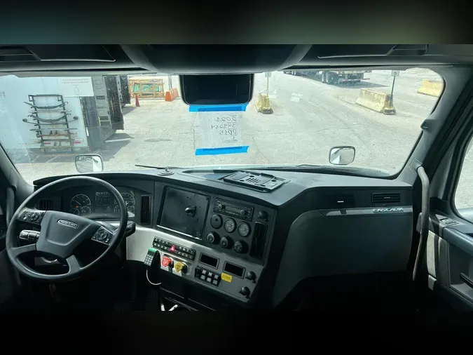 2021 Freightliner Cascadia 126c3727e1890dff29825b33fcb28570765