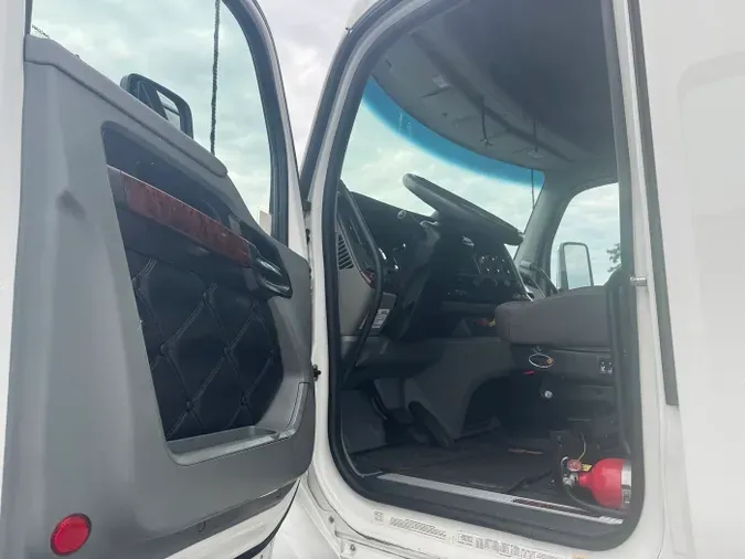 2022 Kenworth T680