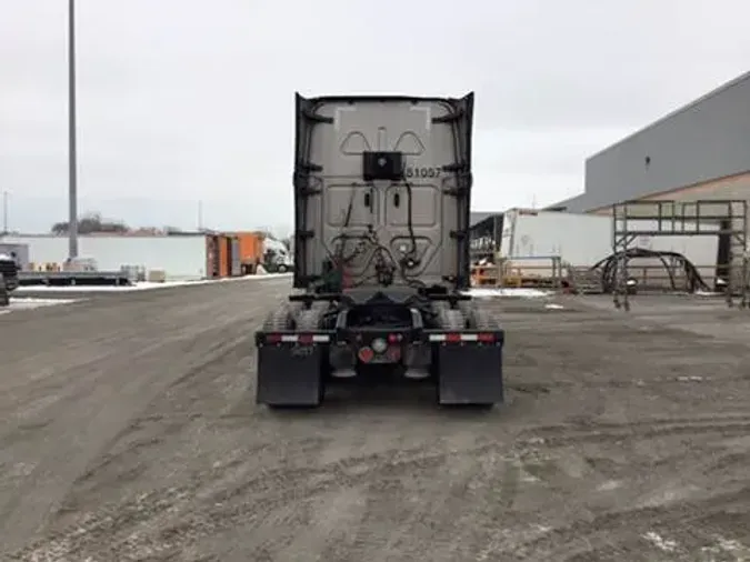 2020 Freightliner Cascadia