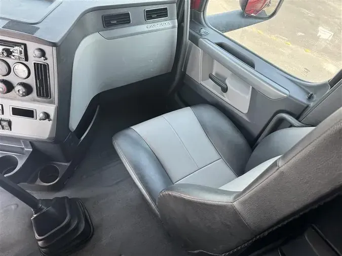 2019 FREIGHTLINER CA126