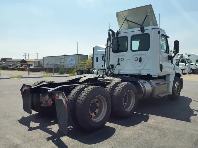 2020 FREIGHTLINER/MERCEDES CASCADIA 125c377eb82e385b8e07a0ac805f2fd080c