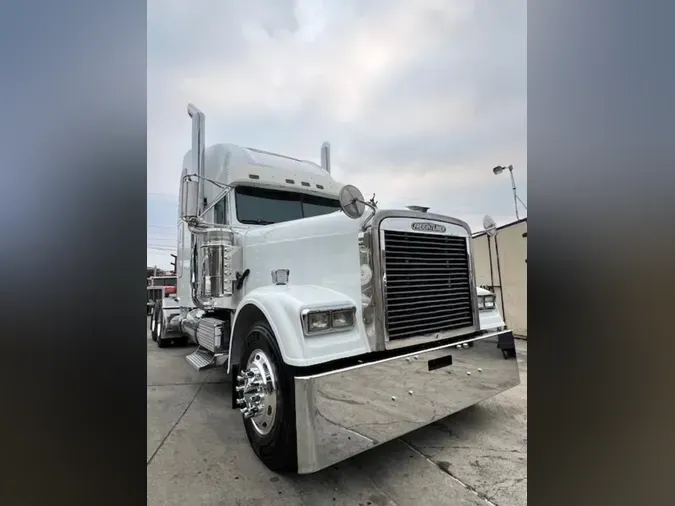 2001 Freightliner Classic XL