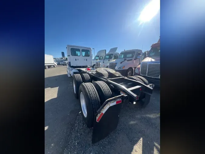 2018 FREIGHTLINER/MERCEDES CASCADIA 125