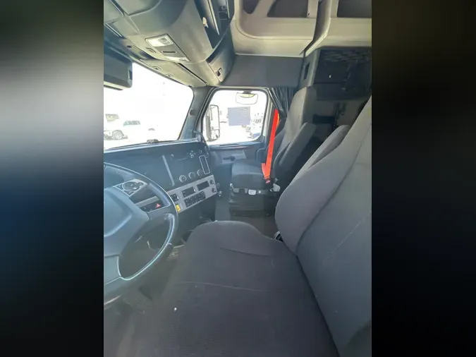 2020 FREIGHTLINER NEW CASCADIA 126