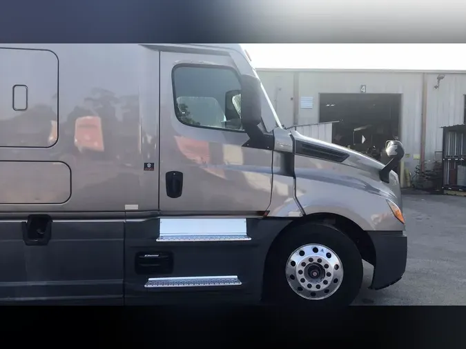 2023 Freightliner Cascadia 126c3843de3bf576ecfb7ce9ae332bdd32c