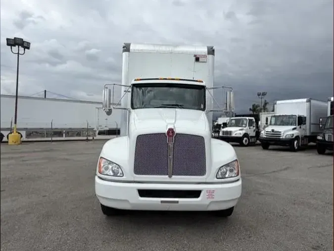 2022 Kenworth T270c38595b0833765cbca31391b175a82c4
