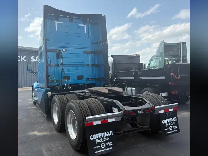2025 VOLVO TRUCK VNL64TV04