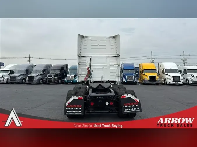2019 VOLVO VNL760