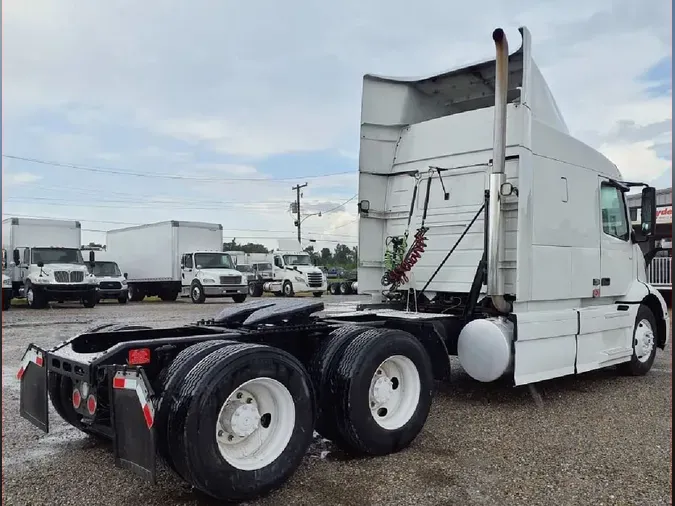 2019 VOLVO VNR64T640