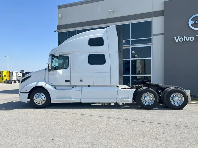 2019 VOLVO VNL860