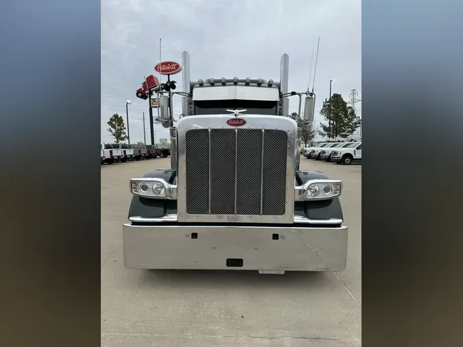 2024 Peterbilt 389