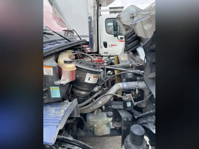 2017 FREIGHTLINER/MERCEDES M2 106