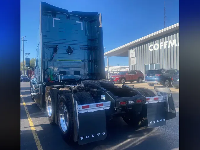 2025 VOLVO TRUCK VNL64T860