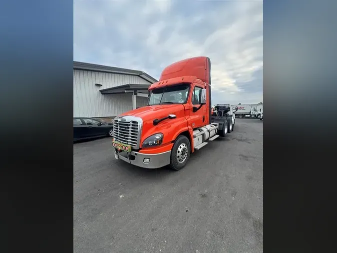 2018 FREIGHTLINER/MERCEDES CASCADIA 125c398d0b86411be2ec8eb242136629677