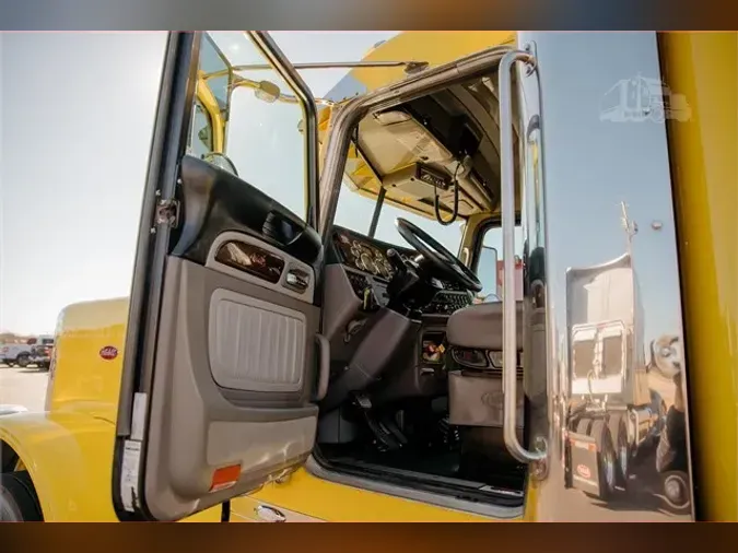 2020 PETERBILT 389