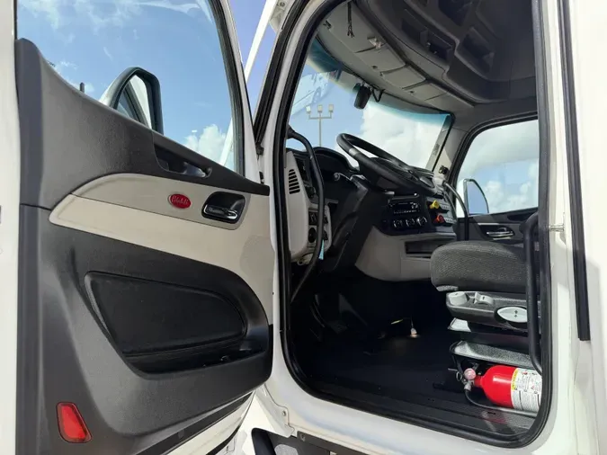 2022 Peterbilt 579