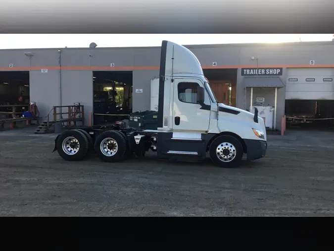 2019 Freightliner Cascadia 126