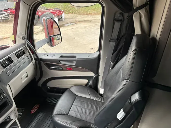 2023 Peterbilt 579