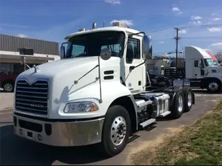 2015 Mack PINNACLE CXU613