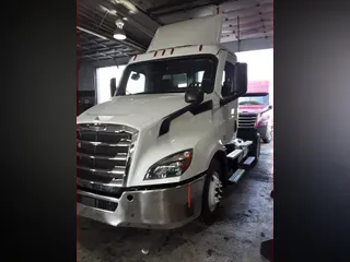 2020 FREIGHTLINER NEW CASCADIA 116